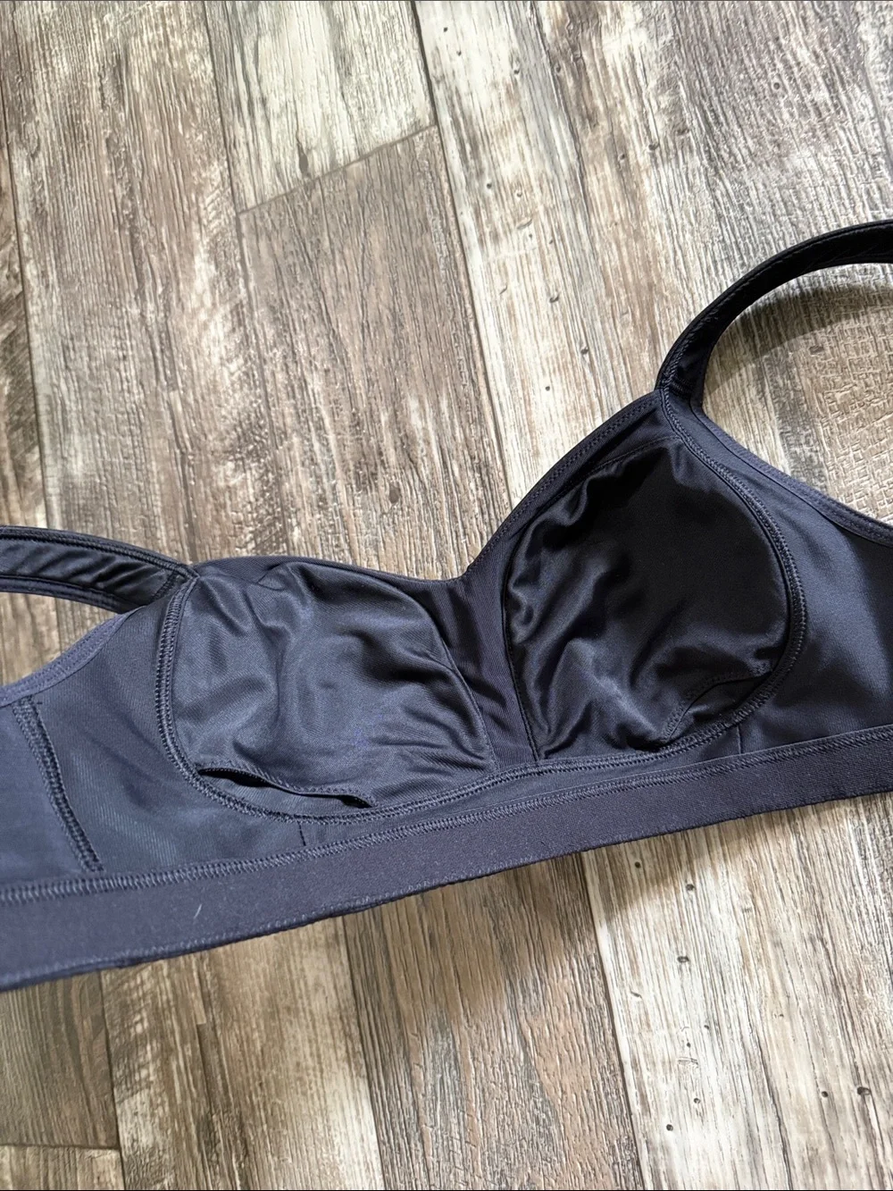 🌟lululemon athletica 🌟Black Wireless Support Crop Sports Bra C36
